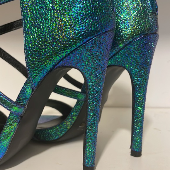 SOLD - Picture 5 of 8